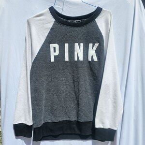 Victoria Secret Long sleeve women size Medium fleece pull over crew neck top swe